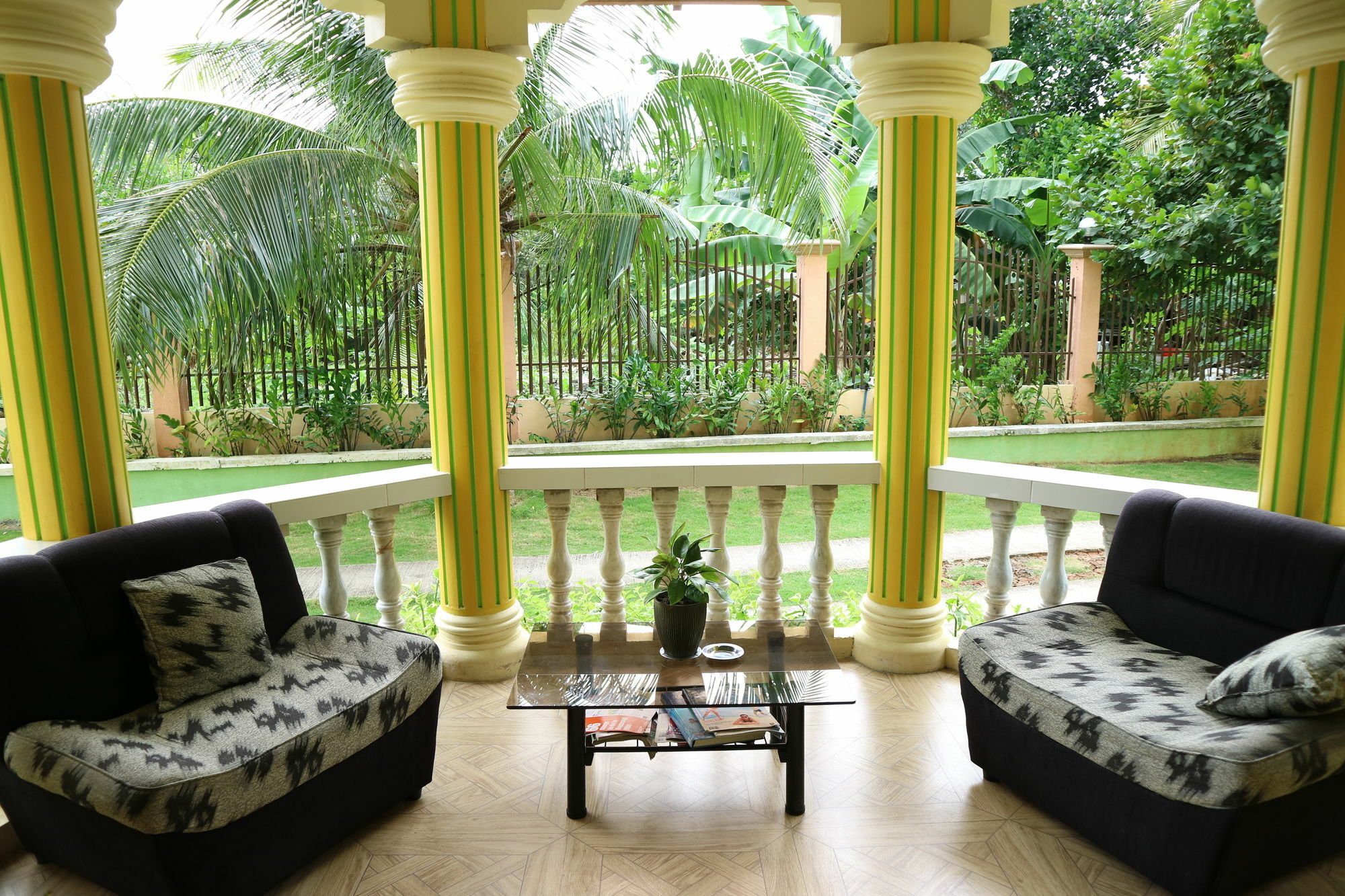 Oyo 422 Villa Emilia Pension House 邦劳 外观 照片