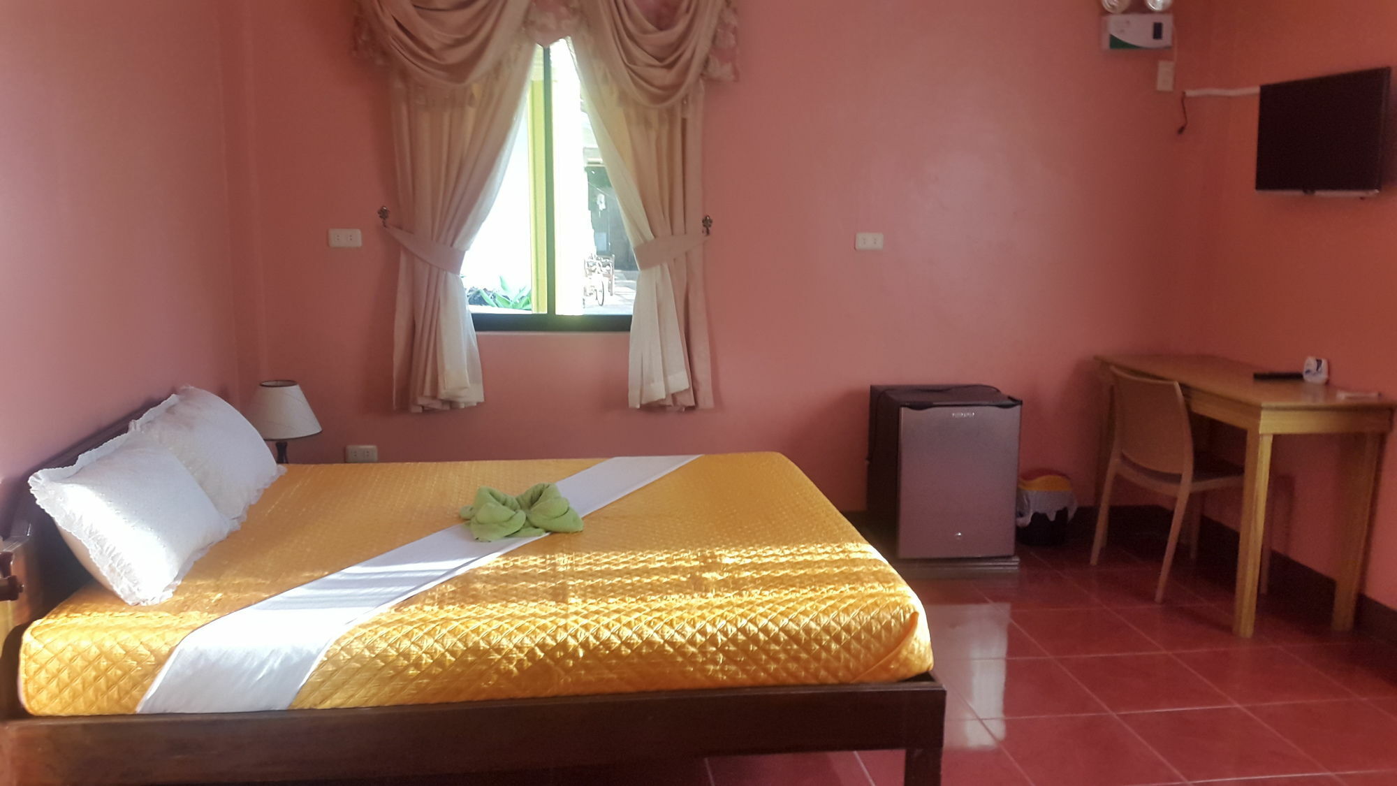 Oyo 422 Villa Emilia Pension House 邦劳 外观 照片