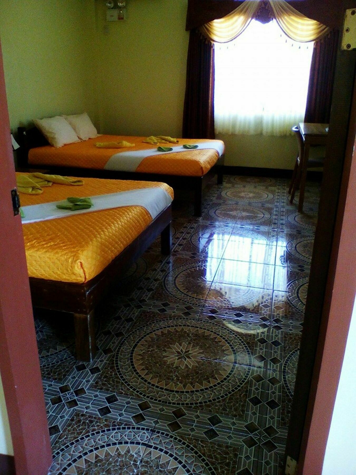 Oyo 422 Villa Emilia Pension House 邦劳 外观 照片