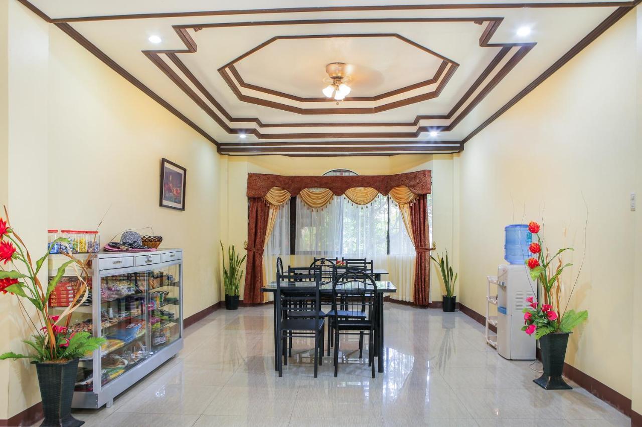 Oyo 422 Villa Emilia Pension House 邦劳 外观 照片