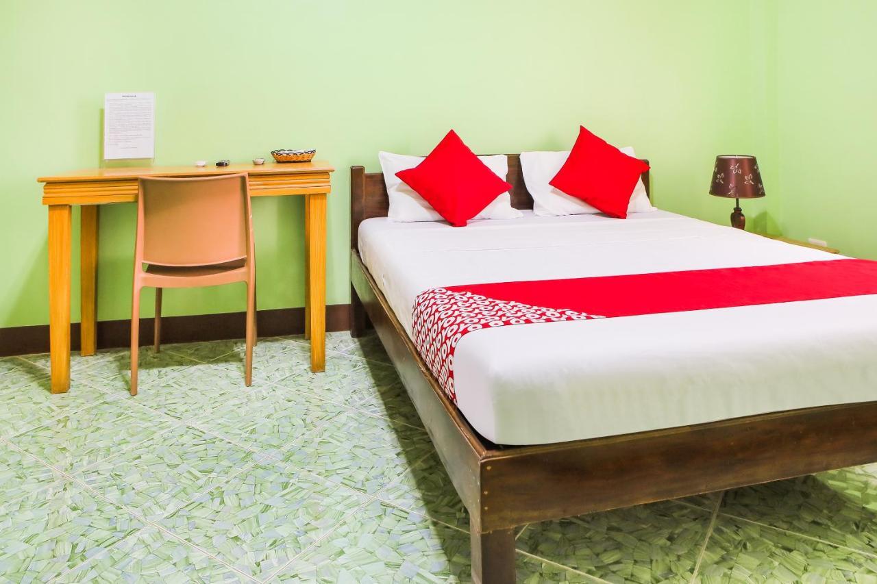 Oyo 422 Villa Emilia Pension House 邦劳 外观 照片