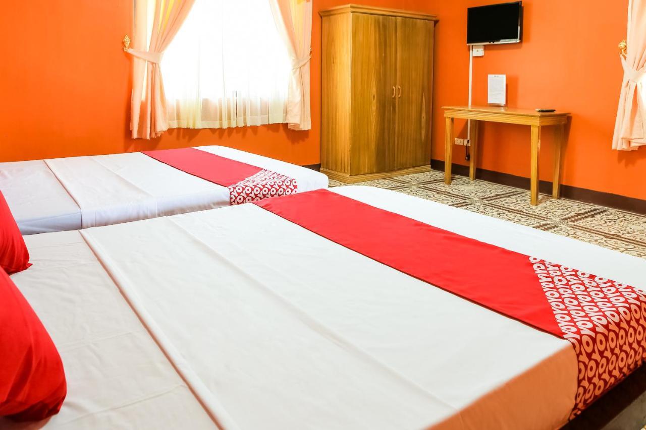 Oyo 422 Villa Emilia Pension House 邦劳 外观 照片